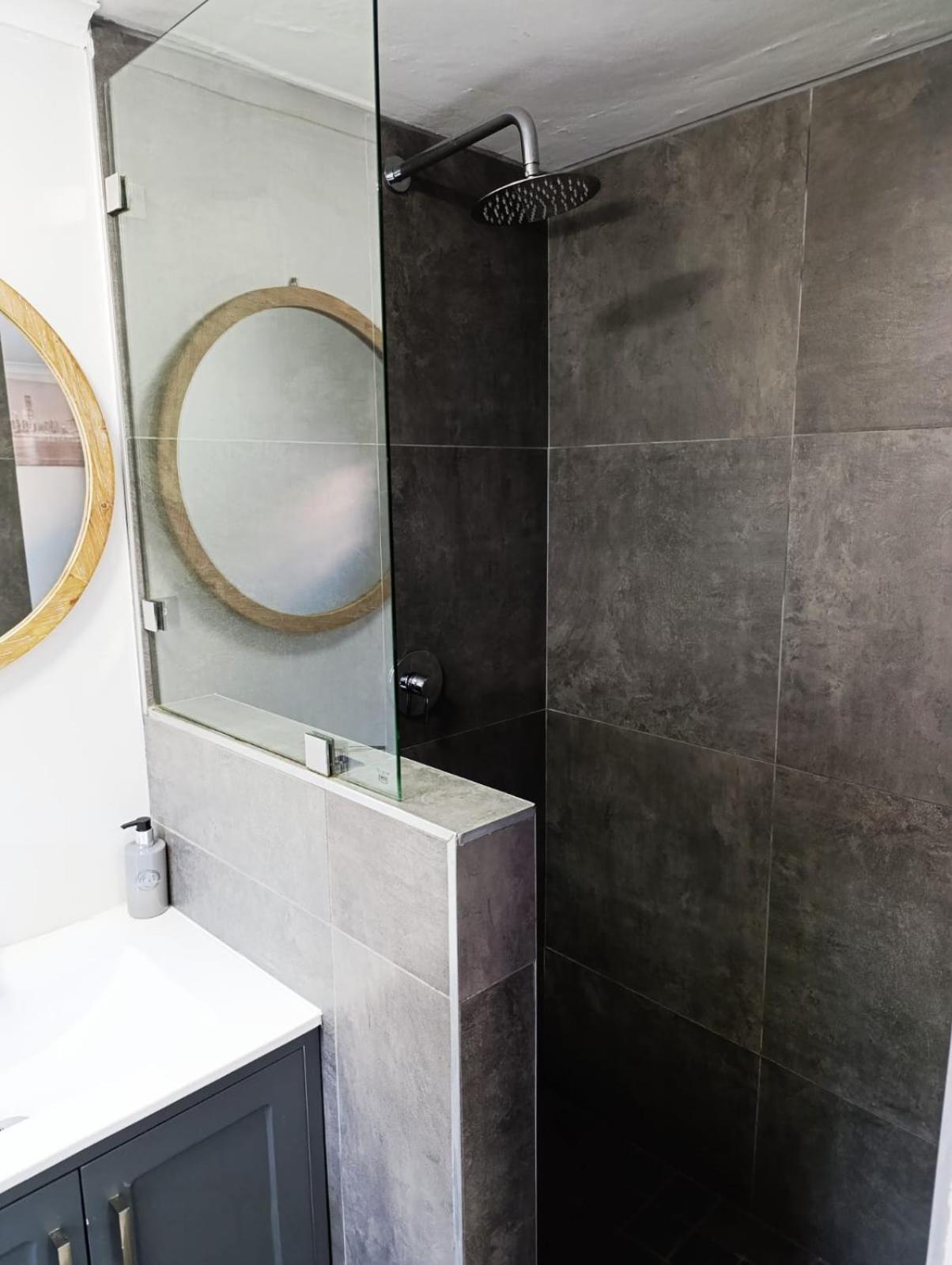 Reef View Bnb Ист-Лондон Экстерьер фото